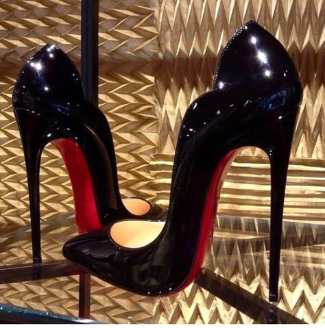 christian louboutin 'hot chick 130' black patent pumps. #shoeporn Christian Louboutin Outlet, Christian Louboutin Boots, Black Patent Pumps, Louboutin Heels, Hot Heels, High Heels Stilettos, Louboutin Shoes, Heel Shoes, Christian Louboutin Shoes