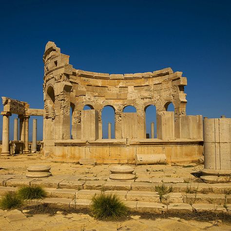 Leptis Magna, Ancient Roman Architecture, Ancient World Maps, Tripoli Libya, Roman Artifacts, Eric Lafforgue, Roman Ruins, Ancient Mesopotamia, Roman Architecture