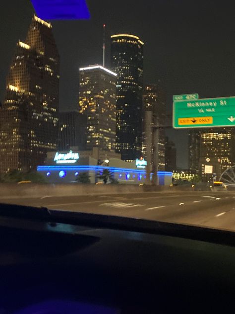 Houston Texas At Night, Downtown Houston At Night Aesthetic, Houston Downtown Night, Downtown Houston At Night, Houston At Night, Houston Aesthetic, Quiet Pictures, Houston Nightlife, Tacloban City