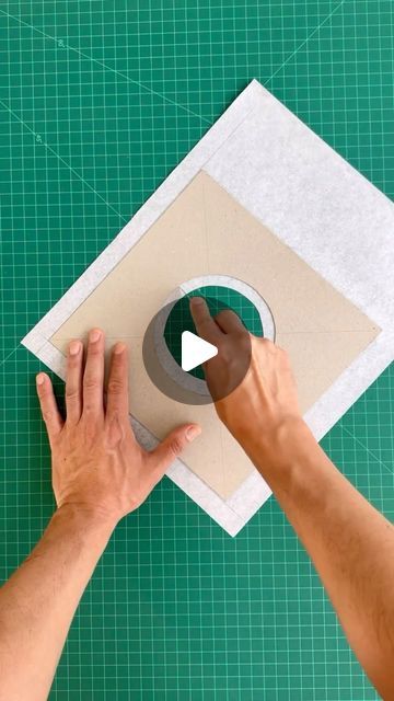 Bookbinders Club on Instagram: "Great little tutorial by @appaencuadernacion! 🙌 What are you currently working on? Share it with us! #bookbindersclub" Book Binding Design, Bookbinding Ideas, Bookbinding Tutorial, Bookmaking, Book Arts, Book Binding, Artist Books, Book Making, Book Art