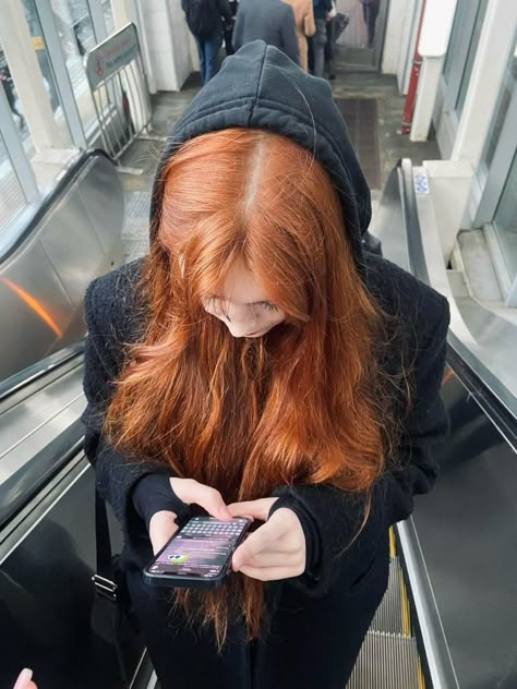 Ginger Hair Girl Aesthetic, Ginger Hair Aesthetic, Cassie Hobbes, Ginger Hair Girl, Redhead Aesthetic, Sun Hair, Better Than The Movies, Ginger Hair Color, Ginger Girls