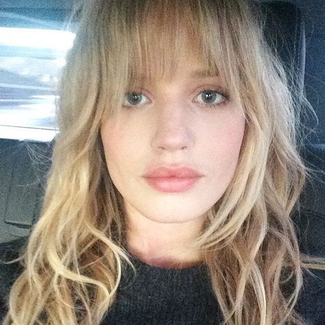 Georgia May Jagger Debuts Her New Bangs on Instagram | Vogue Bang Inspiration, Hair Blonde Curly, Summer Bangs, Close Up Makeup, Georgia Jagger, Chopped Hair, Long Layered Bob Hairstyles, Side Swept Fringe, Wavy Braids