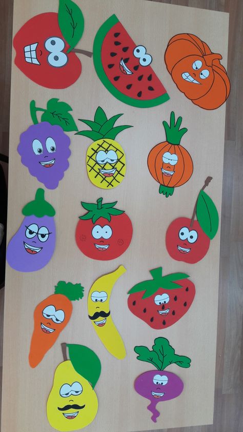 Healthy Decoration Ideas, Fruits Crafts Preschool, Fruit Door Decorations Classroom, Fruits Classroom Decoration, Fruit Day Decoration In School, Fruits Crafts For Kids Preschool, Fruit Crafts For Preschool, Vegetables Craft, Soft Board Decoration