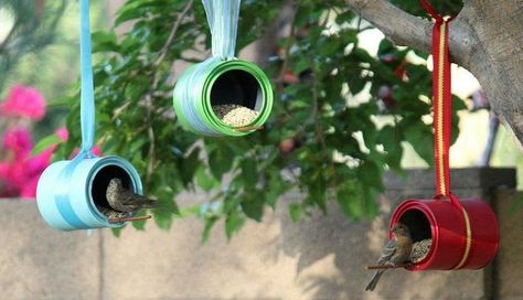 Nidos p/Pájaros Bird Feeders For Kids To Make, Tin Can Crafts, Diy Bird Feeder, Outdoor Crafts, Diy Birds, Bird Houses Diy, Can Crafts, Tin Can, Paint Cans