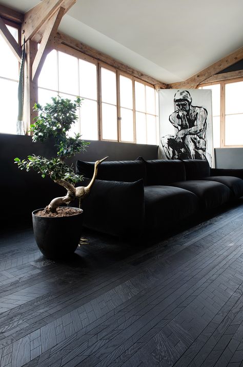 Black Floors Living Room, Lobby Flooring, Black Wooden Floor, Black Hardwood Floors, Kitchen Swagger, Black Floors, Black Flooring, Room Floor Tiles, Black Wood Floors