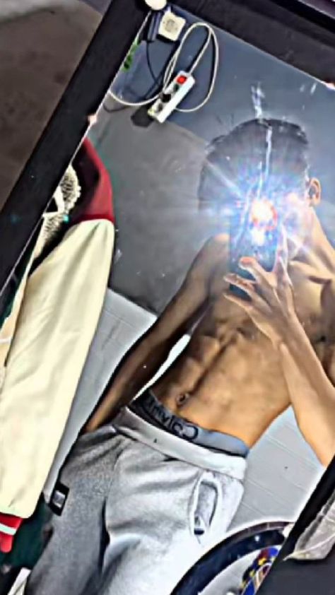 Sixpack Mirror Selfie, 8 Pack Abs Men, Snap Dance, Cute Love Photos, Boy Best Friend Pictures, Snap Friends, Hot Abs, Boy Best Friend