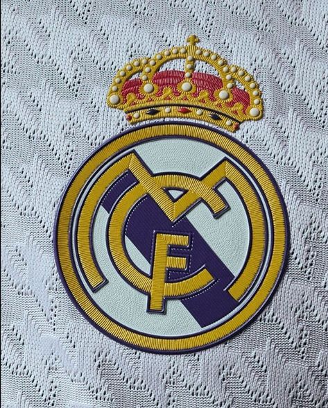 Logo Real Madrid, Madrid Logo, Real Madrid Logo, Logo Real, Football Outfits, Real Madrid, Cool Photos, Madrid, Log In