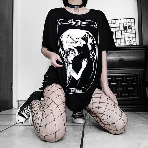 KILLSTAR (@killstar) • Instagram photos and videos Rachel Green Outfits, Alt Outfits, Ootd Photography, Designer Tshirt, Lifestyle Women, Shopping Design, Model Streetstyle, Aesthetic T Shirts, Tumblr Outfits