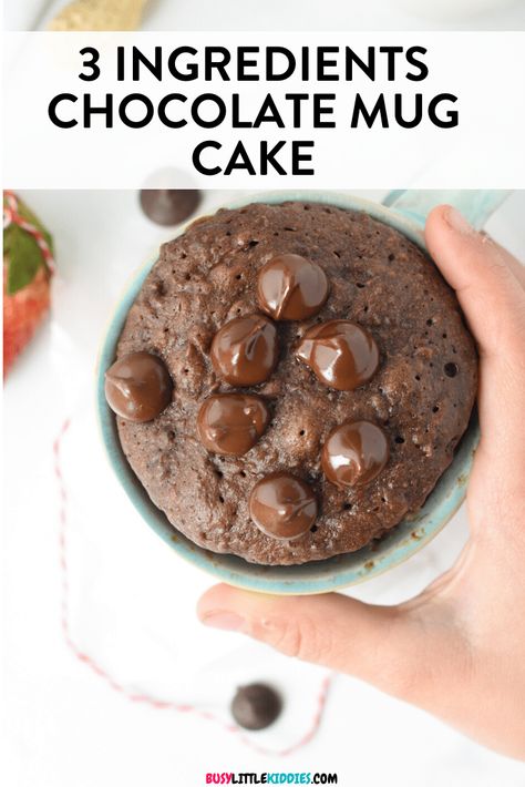 This 3 ingredient Mug Cake is an easy fudgy chocolate mug cake ready in 90 seconds that kids can make themselves! Plus, it's an healthy mug cake recipe, refined sugar free, high protein and low-carb to fix your sweet tooth with no guilt! Easy Mug Desserts 3 Ingredients, Pb2 Mug Cake Healthy, Three Ingredient Mug Cake, No Flour Mug Cake Microwave, Mug Cake Recipe No Flour, Mug Cake Microwave Greek Yogurt, Low Carb Protein Mug Cake, 3 Ingredient Recipes No Bake, Healthy Low Calorie Mug Cake