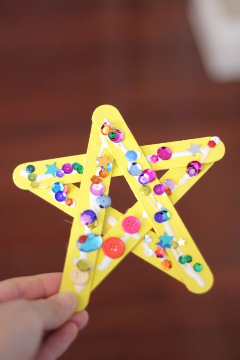 Star Craft For Toddlers, Star Crafts For Kids, Star Activities, Christmas Star Crafts, Star Crafts, Space Crafts For Kids, Preschool Room, Craft For Toddlers, Star Craft