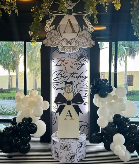 🖤🫶🏻 | Instagram Black Birthday Decoration Ideas, Black White Birthday Party Decor, Birthday Backdrop Design, Black And White Backdrop, Birthday 25, Candy Lady, Bow Garland, Brides Room, Birthday Shots