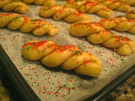 Greek Twist Cookies, Twist Cookies, Greek Christmas Cookies, Greek Holiday, Greek Christmas, Greek Cookies, High Altitude Baking, Christmas Cookie Recipe, Vail Colorado