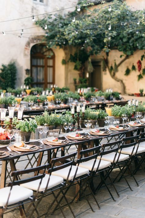 Tuscan Tablescape, Tuscan Dinner, Italian Dinner Party Decorations, Herb Wedding, Dinner Under The Stars, Outdoor Rehearsal Dinner, Italian Dinner Party, Weddings In Italy, Dinner Party Decorations