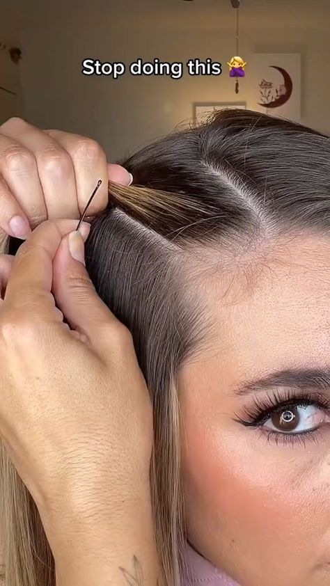 Hair Upstyles, Hair Hoco, Hairdos For Short Hair, Homecoming Hair, Hair Tutorials For Medium Hair, Peinados Fáciles Para Cabello Corto, Hair Stylies, Hair Up Styles, Penteado Cabelo Curto