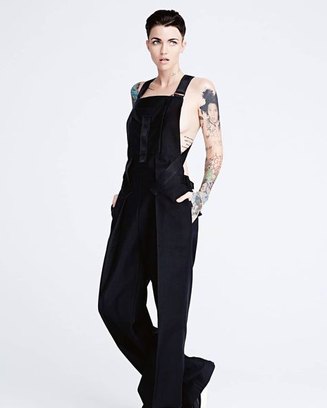 Stella Oitnb, Ruby Rose Outfits, Ruby Rose Model, Androgynous Women, Agyness Deyn, Tv Photo, Sunday Style, Alt Girl, Androgynous Fashion