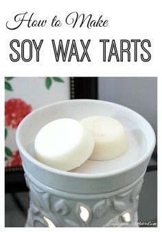 How to Make Soy Wax Tarts - an easy tutorial for DIY tarts for your candle tart warmer Soy Wax Melts Diy, Wax Melts Recipes, Candle Recipes, Diy Wax Melts, Hand Dipped Candles, Melt Recipe, Making Candles Diy, Tart Warmer, Candle Tart