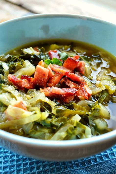 Cabbage And Kale, Easy Cabbage Soup, Roasted Vegetable Soup, Soup With Bacon, Sweet Potato Kale, Bacon Soup, Cabbage Soup Diet, Spinach Soup, Kale Soup