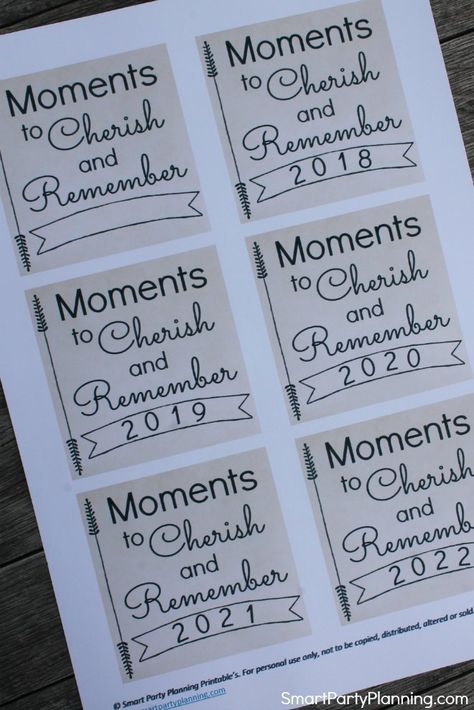 Learn how to make a memory jar as a great alternative to writing a journal. Free printable’s are available to make this an easy DIY. A memory jar is the best way to capture the moments taken place during the year which can easily be forgotten. A memory jar printable is available from 2018-2022, plus an instruction sheet. Click to get the free printable’s in two designs. #Memoryjar #Freeprintable #gift #Printable Memory Jar Diy, Memory Jar Printable, Journal Free Printable, Memory Jar Graduation, Remembrance Ideas, Writing A Journal, Blessings Jar, Jar Printable, Mops Crafts