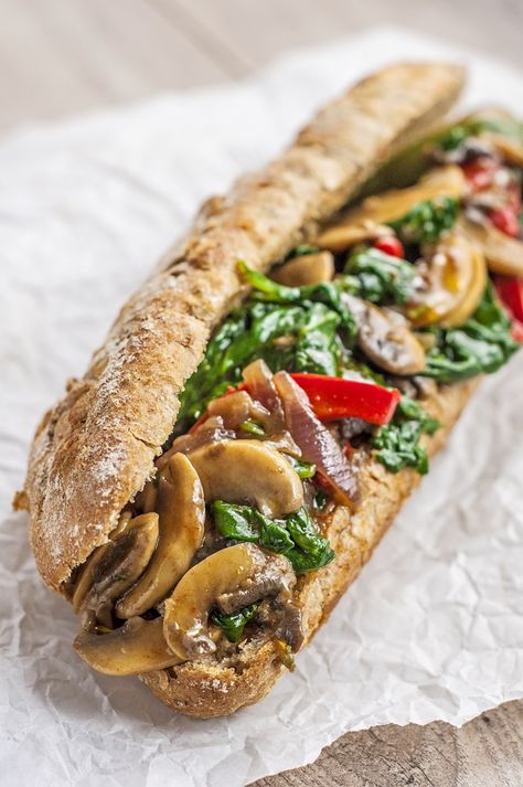 Mushroom Philly Cheesesteak, Vegan Sandwich Recipes, Meatless Recipes, Filling Lunch, Philly Cheesesteak, Vegan Sandwich, Portobello Mushroom, Philly Cheese Steak, Vegetarian Meals