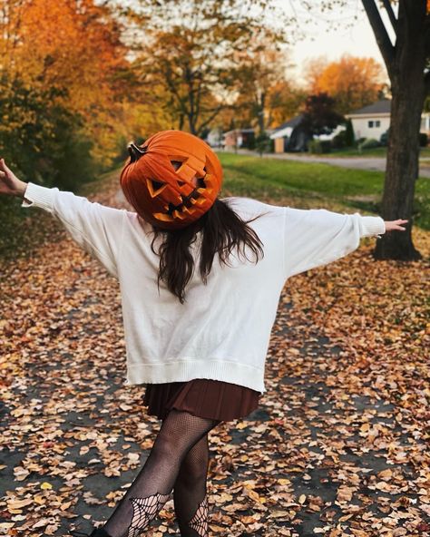 Pumpkin Head Photoshoot Faces, Pumpkin Helmet Photoshoot, People Wearing Pumpkins On Head, Jack O Lantern Head Photoshoot, Diy Pumpkin Head Photoshoot, Pumpkin Head Photoshoot Single, Jackolantern Head Photoshoot, Pumpkin On Head Photoshoot, Pumpkin Head Photoshoot Solo