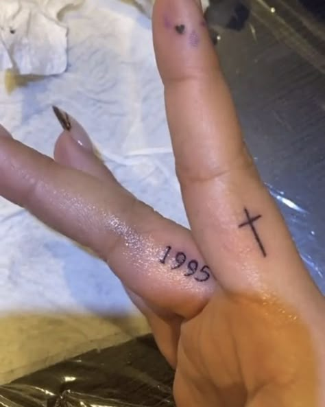 Hand Small Tattoos For Women, Finger Tattoos For Friends, Lil Tattoo, Wrist Tattoo Designs, Small Girly Tattoos, Small Finger Tattoos, Ear Tattoo Ideas, Cross Tattoos For Women, Hand And Finger Tattoos