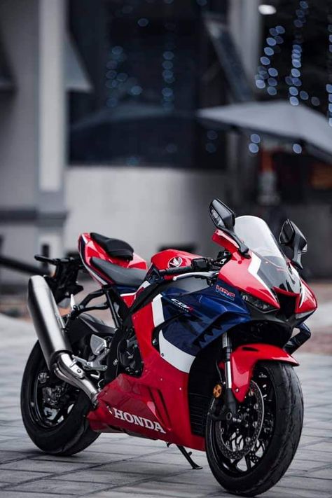 Cbr 250 Rr, Cbr1000rr Fireblade, Honda Fireblade, Arch Motorcycle, Honda Cbr 1000rr, Cbr 1000rr, Biker Aesthetic, Futuristic Motorcycle, Bike Photography