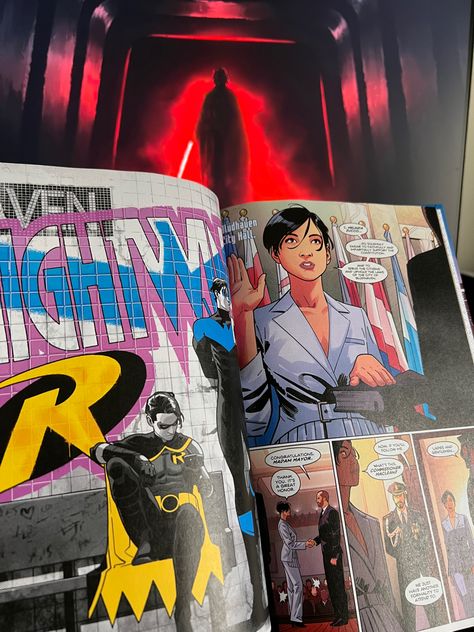 Comic Book Nerd Aesthetic, Comic Con Aesthetic, Nightwing Comic, Comic Aesthetic, Marvel Room, Nerd Aesthetic, Dc World, Life Comics, Dc Comic Books