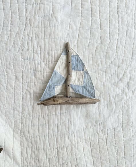 Vintage Coastal Nursery, Vintage Nursery Room, Ship Nursery, Sailboat Nursery, Mises En Page Design Graphique, Coastal Nursery, Nursery Room Inspiration, Vintage Nursery, Seasonal Crafts