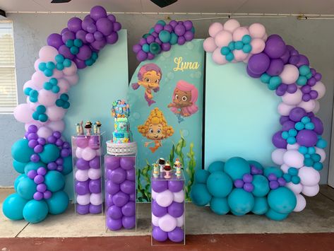 Bubble Guppies Balloon Garland, Bubble Guppies Decorations, Bubble Guppies Birthday Party Ideas, Balloon Bouquet Ideas, Cats Birthday Party, Bubble Guppies Theme, Balloon Table Centerpieces, Children Party Ideas, Bubble Guppies Birthday Party