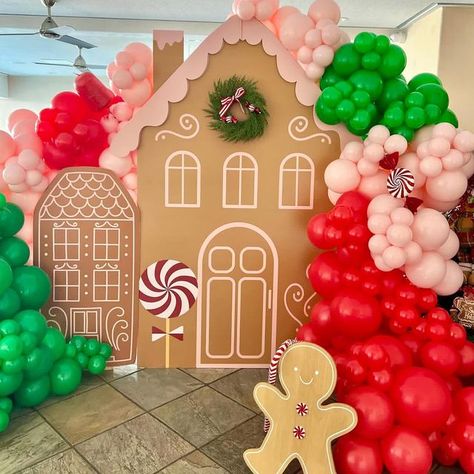 Event Stylist CBA ��🎈 on Instagram: "Event Planning: @addleisure Team Backdrop/Balloons/Props @backdropsbycaroline Graphics @motionlaserdesign Cookies: @eclipsecookieshop Rentals: @brighteventrentals" Christmas Party Decorations Backdrop, Gingerbread Party Backdrop, Gingerbread House Balloon Arch, Gingerbread Backdrop, Balloon Gingerbread House, Balloon Wall Christmas, Gingerbread House Backdrop, Gingerbread Breakfast, Christmas Stage Decorations