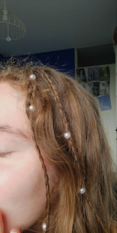 Hair Pearls Curly Hair, Pearls In Braided Hair, Pearl Braided Hair, Curly Mermaid Hair, Mermaid Core Hair, Ocean Hair, Bob Hair Color, Aesthetic Core, Fairy Hair