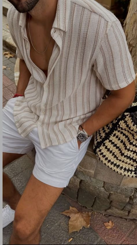 Mens Beach Outfits, Mens Vacation Outfits, Office Old Money, Goa Outfits, Vacation Outfits Men, Beach Outfit Men, Old Money Fashion, Party Outfit Men, Sophisticated Office