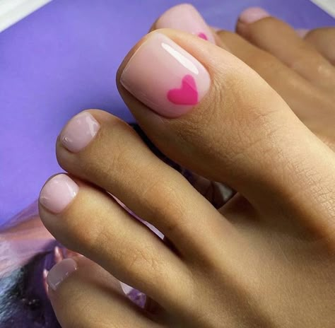 Pink Pedicure, Feet Nail Design, Pedicure Designs Toenails, Pedicure Ideas, Gel Toe Nails, Toe Nail Color, Pretty Toe Nails, Broken Nails, Cute Toe Nails