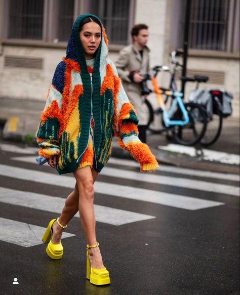 Street Style Photography, Street Style Inspiration, High Fashion Street Style, Look Plus, Looks Style, Elie Saab, Jil Sander, Look Cool, Missoni