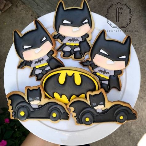 Batman Birthday Cookies, Batman Sugar Cookies, Batman Cookies, Batman Birthday Cakes, Funfetti Cookies, Cookies Decoradas, Batman Birthday Party, Batman Party, Batman Birthday