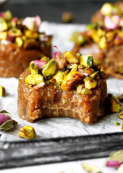 Healthier Vegan Pistachio Halva - Nadia's Healthy Kitchen Pistachios Dessert, Pistachio Halva, Middle Eastern Dessert, Vegan Pistachio, Halva Recipe, Pistachio Recipes, Middle Eastern Desserts, Desserts Vegan, Healthy Kitchen