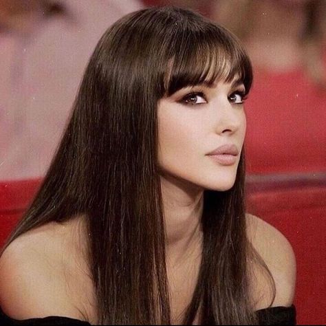 🍒 on Instagram: “Monica Bellucci y’all” Monica Bellucci Makeup, Teknik Makeup, Makeup Cantik, Feminine Makeup, Dark Feminine Energy, 90s Makeup, Ethereal Makeup, Makijaż Smokey Eye, Dope Makeup