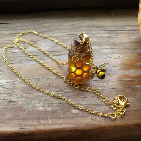 Honey Jar Pendant Necklace Gold Bee and Honeycomb 100% Pure - Etsy Australia Fantasy Earrings, Pure Honey, Norfolk Va, Bottle Charms, Pendant Necklace Gold, Gold Bee, Snake Jewelry, Vintage Jewelry Necklace, Party Necklace