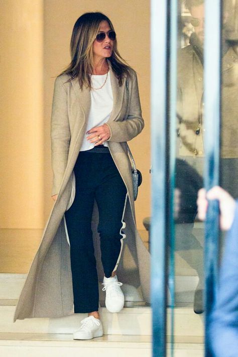 Alex Levy, Jennifer Anniston Style, 2017 Street Style, Autumn Fashion Work, Shopping In Paris, Jennifer Aniston Style, Jenifer Aniston, Jen Aniston, Justin Theroux