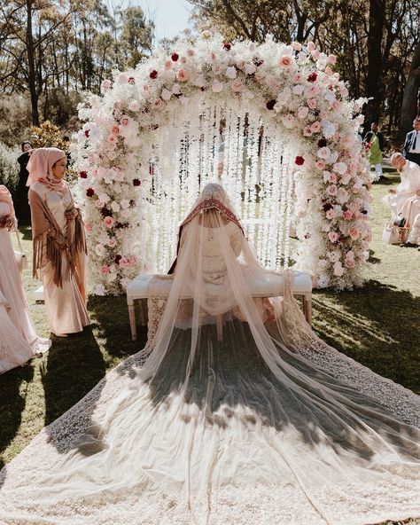 Absolutely in love with all the stunning photos from Rawnak & Shagota’s Nikkah ceremony. Such a beautiful moment captured as Rawnak sees his gorgeous wife for the first time ❤️ Styling, flowers and decor by @museweddingsandevents Bride by @shay.gotya Photography by @shutterstories.au Make up by @mariamzafarbridal Venue @growwild.weddings Nikkah Ceremony, Nikah Decor, Styling Flowers, Nikah Ceremony, Flower Veil, Flower Curtain, Wedding Stage Decorations, Stage Decorations, Wedding Stage