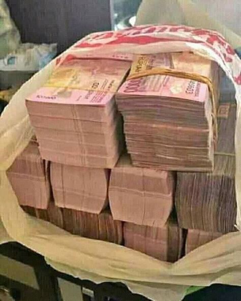 Money Rupiah, One Word Quotes, Gold Money, Money Pictures, Rich Money, Money On My Mind, Money And Happiness, Cartoon Jokes, Money Cash