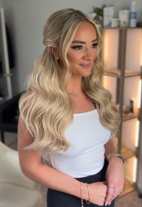 Half Up Half Down Wedding Hair With Front Pieces, Bridal Shower Hairstyles Half Up, Half Up Half Down Bridal Shower Hair, Wedding Hair Parted In The Middle, Wedding Hair For Blondes Brides, Wedding Hair Half Pulled Back, Wedding Hair Inspo Medium Length, Soft Curls Half Up Half Down, Bridal Hair Inspo Down