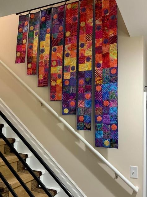 Colchas Quilting, Wall Quilt Patterns, Modern Quilting Designs, Modern Quilt Blocks, Quilt Display, Kaffe Fassett Quilts, Abstract Quilt, Quilt Modernen, Hanging Quilts