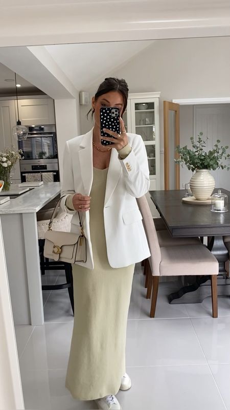 Cream Blazer Outfits For Women, White Blazer Outfit Work, Dress And Blazer Outfit, Cream Knitted Dress, Knitted Dress Outfit, White Blazer Outfits, Smart Casual Dress, Blazer Outfits For Women, Corporate Fashion