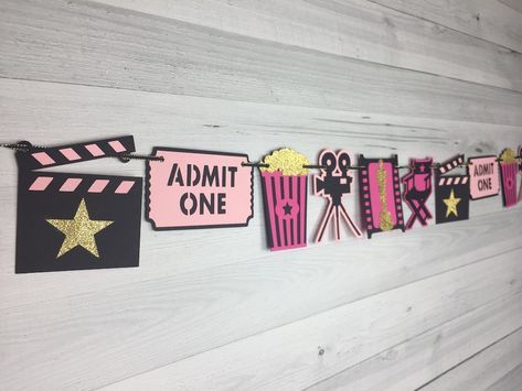 Movie Star Garland Movie Birthday Movie Night Garland - Etsy Movie Night Banner, Movie Theater Theme, Birthday Movie Night, Movie Theme Birthday Party, Birthday Movie, Cinema Party, Movie Night Decorations, Hollywood Birthday, Pink Movies