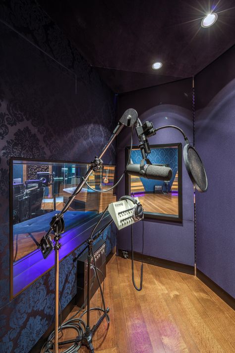 Royal House Recording Music Studio In House, Studio Recording Aesthetic, Home Recording Studio Aesthetic, Music Studio Room Luxury, Producer Room, Music Studio Interior, Studio Aesthetic Music, Music Studio Room Design, Diy Music Studio