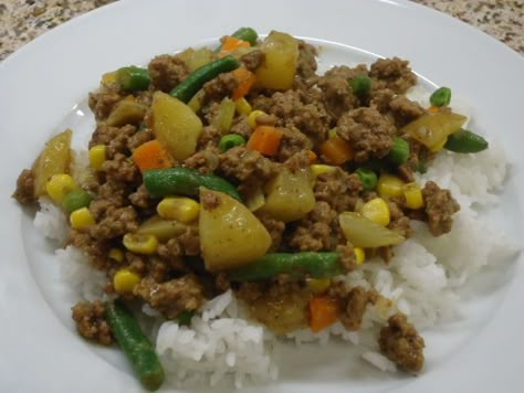 Hamburger Curry Recipe Ground Beef, Curry Hamburger Ground Beef, Hawaiian Curry Stew, Hawaiian Ground Beef Recipes, Hamburger Curry Hawaiian, Hamburger Curry, Hamburger Curry Recipe, Ground Beef Curry Recipe, Curry Ground Beef