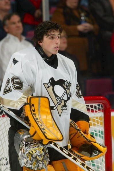 Look how young fleury is! Hockey Boards, Miguel Diaz, Hockey Memes, Hot Hockey Players, Pittsburgh Sports, Marc Andre, Pittsburgh Penguins Hockey, Penguins Hockey, Nhl Players