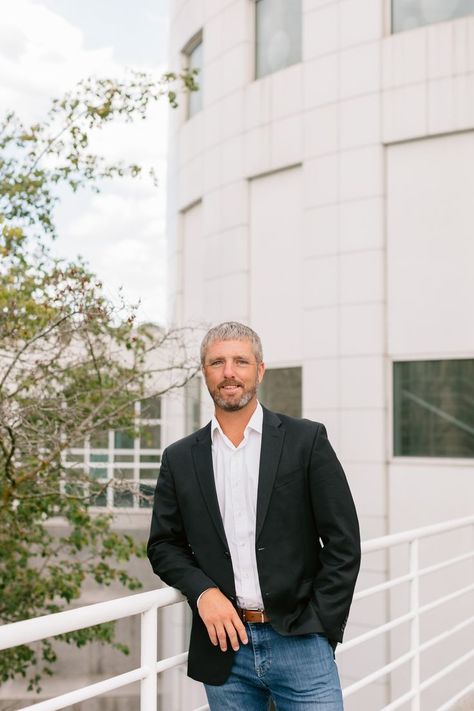 man wearing jeans and suit coat for headshots outdoors Headshots Outdoors, What To Wear For Headshots, Outdoor Headshots, Male Headshots, Business Portrait, Suit Coat, Outdoor Men, Male Portrait, Suits Coats