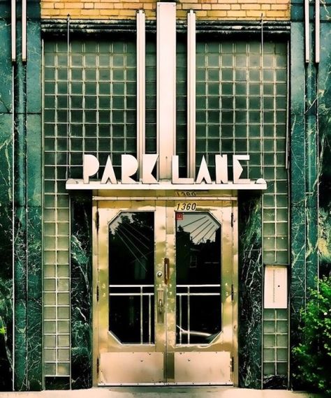 1920's Deco Style Art Deco Photography, Art Deco Facade, Art Deco Apartment, Motif Art Deco, Apartment Art, Deco Architecture, Decor Shabby Chic, Corporate Identity Design, Art Deco Buildings